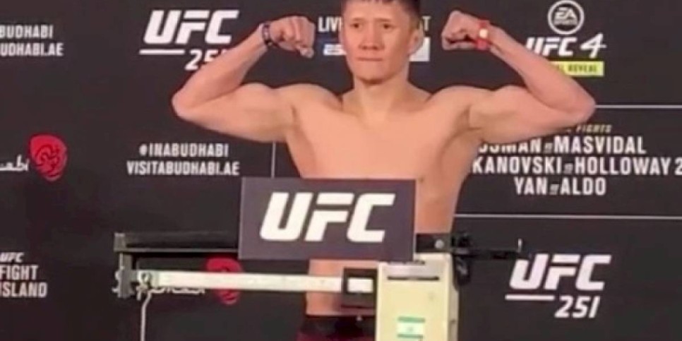 
                    Казахстанский боец получил непобежденного соперника на следующий бой в UFC
                