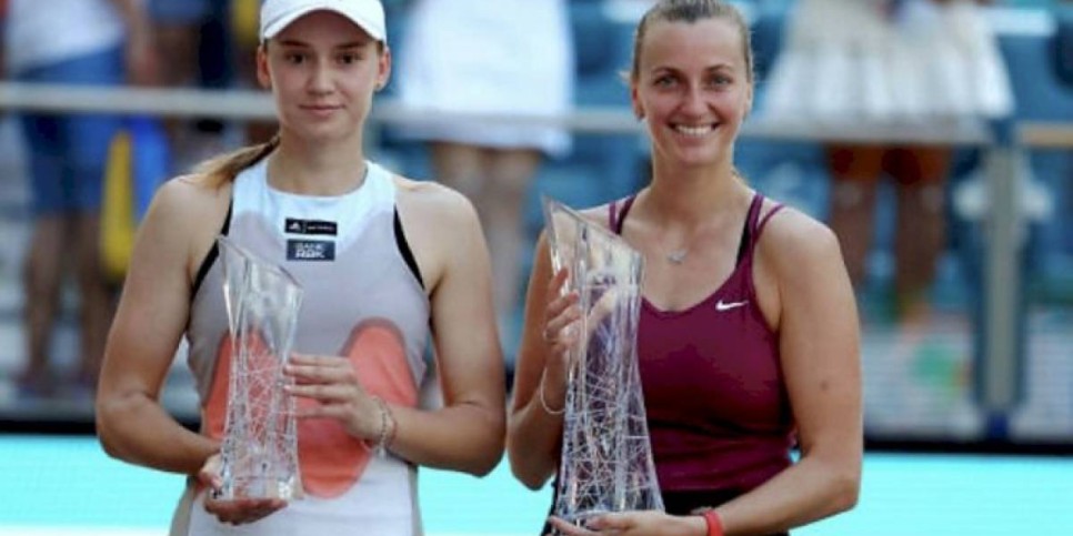 
                    Елена Рыбакина уступила чешской теннисистке в финале Miami Open
                