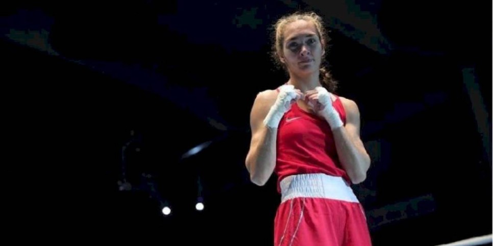
                    Казахстанка завоевала серебро чемпионата мира по боксу в Индии
                