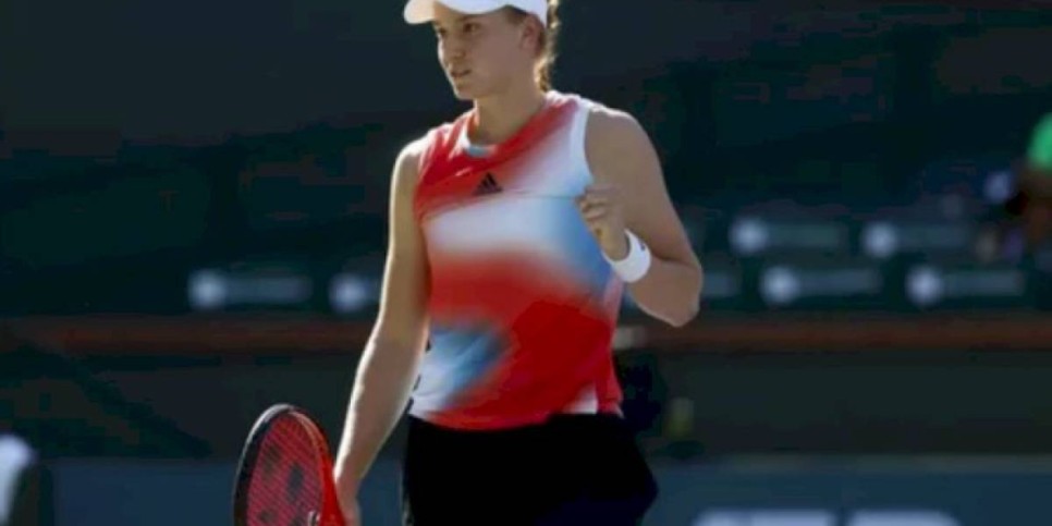 
                    Елена Рыбакина вышла в полуфинал теннисного турнира в США 
                