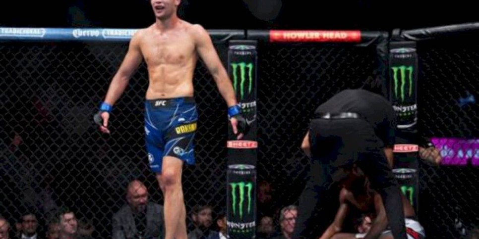 
                    Ты – следующий: Шавкат Рахмонов выбрал себе соперника после победы на UFC
                