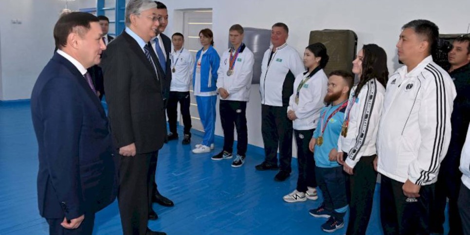 
                    Президент встретился с именитыми спортсменами и тренерами Степногорска
                