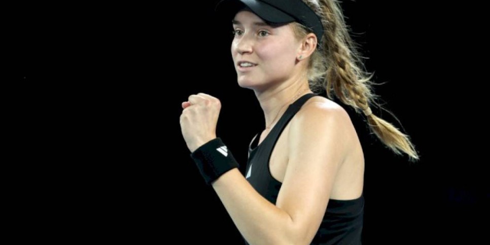 
                    Елена Рыбакина сохранила место в топ-10 рейтинга WTA
                