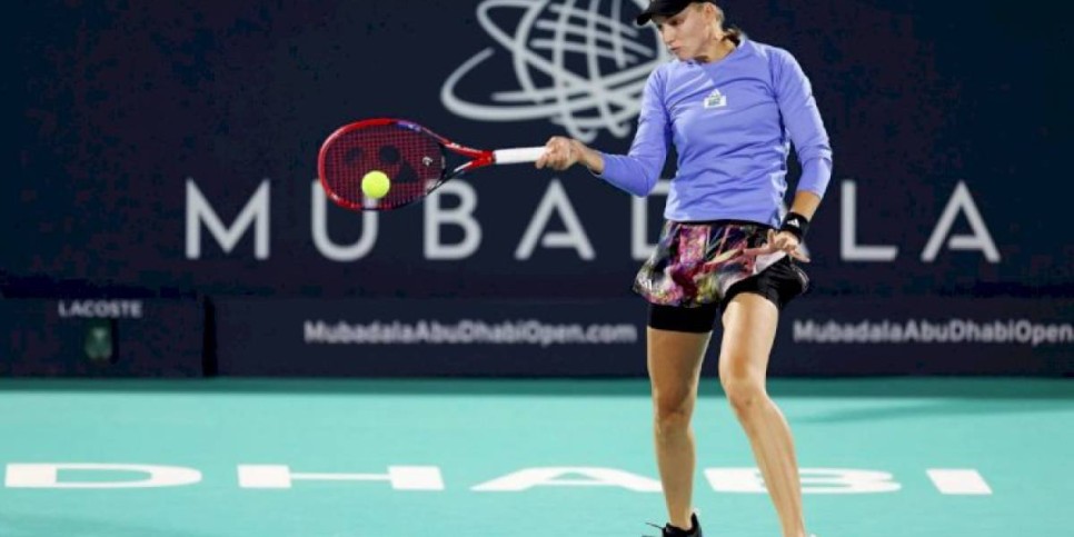 
                    Елена Рыбакина вышла в четвертьфинал турнира в Абу-Даби
                