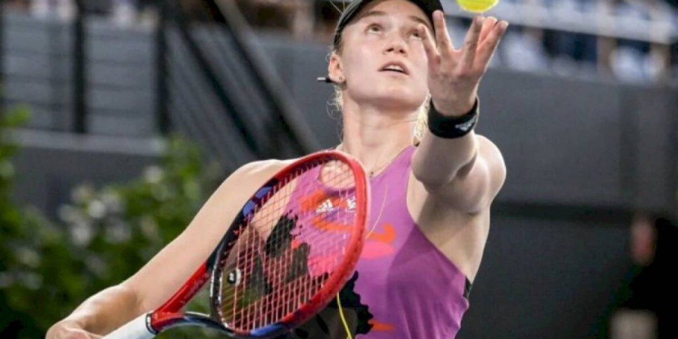 
                    Елена Рыбакина вышла в полуфинал парного турнира в Австралии
                