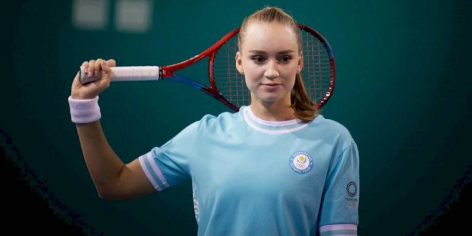 
                    Елена Рыбакина одержала победу над пятой ракеткой мира на турнире в ОАЭ
                