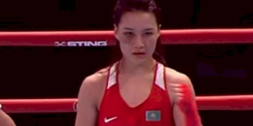 
                    Элина Базарова выиграла «золото» молодежного чемпионата мира по боксу
                