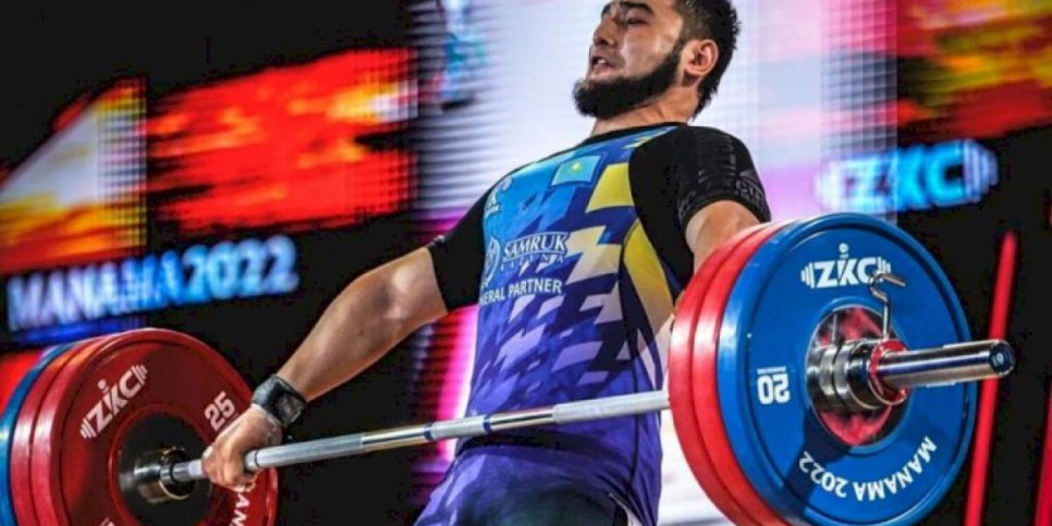 
                    Казахстанец завоевал золотую медаль чемпионата Азии по тяжелой атлетике
                