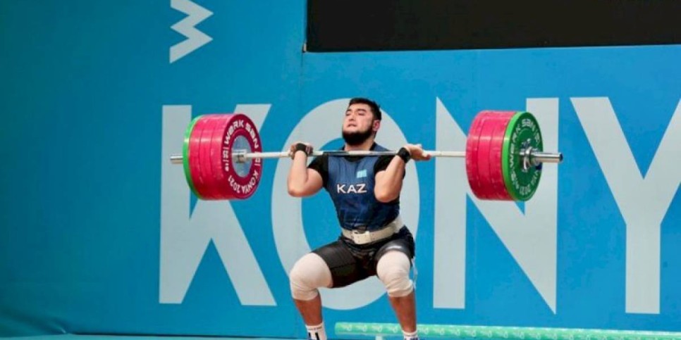 
                    Чемпионат Азии по тяжелой атлетике : казахстанец  Асылжан Бектай выиграл золото
                