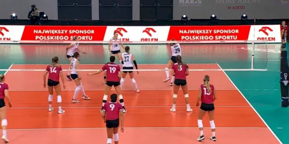 
                    ЧМ по волейболу: казахстанки уступили канадкам 3:0
                