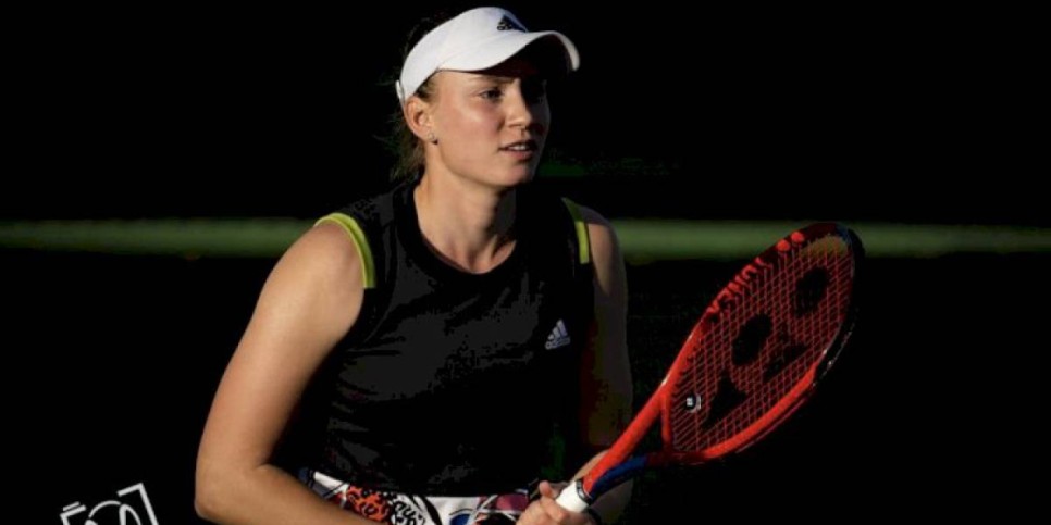 
                    Елена Рыбакина стартовала с победы на Indian Wells Masters в США
                