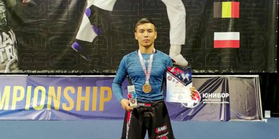 
                    Казахстанец стал чемпионом мира по абсолютным реальным боям
                