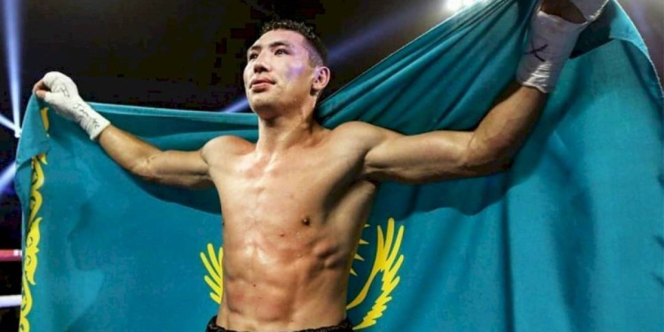 
                    Казахстанец Жанибек Алимханулы сразится с экс-чемпионом мира
                