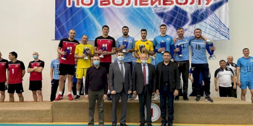
                    Бакытжан Сагинтаев поздравил победителей чемпионата Казахстана по волейболу
                