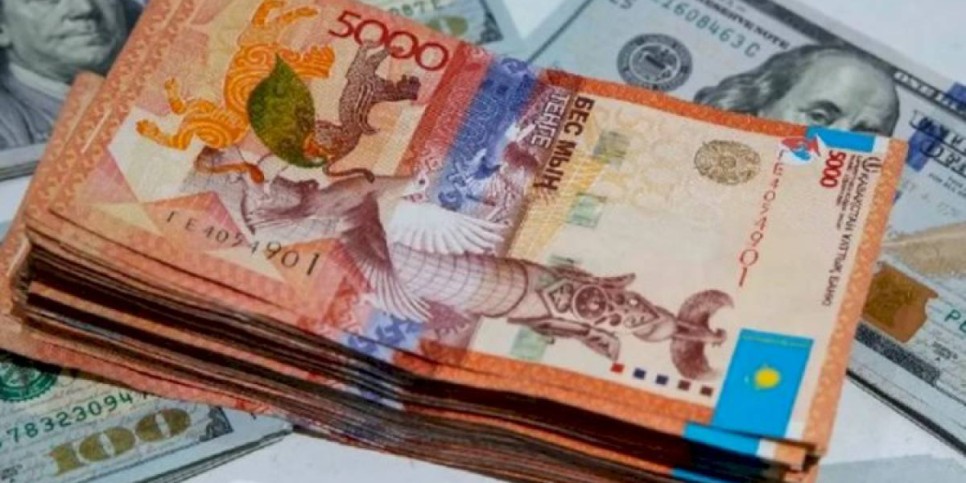 
                    Курс тенге за неделю укрепился на 1,7 процента
                