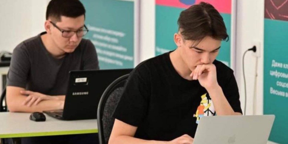 
                    Искусственный интеллект внедряет в образовательный процесс ЕНУ
                