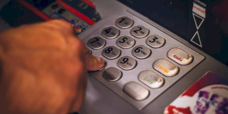 
                    Из Казахстана за границу отправили в 3,5 раза больше денег, чем получили
                