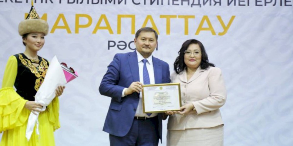 
                    Лучших ученых страны наградили в Алматы
                