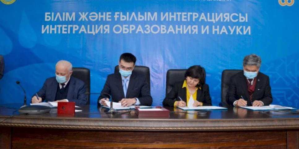 
                    Abai University подписал соглашения о сотрудничестве с ведущими НИИ страны
                