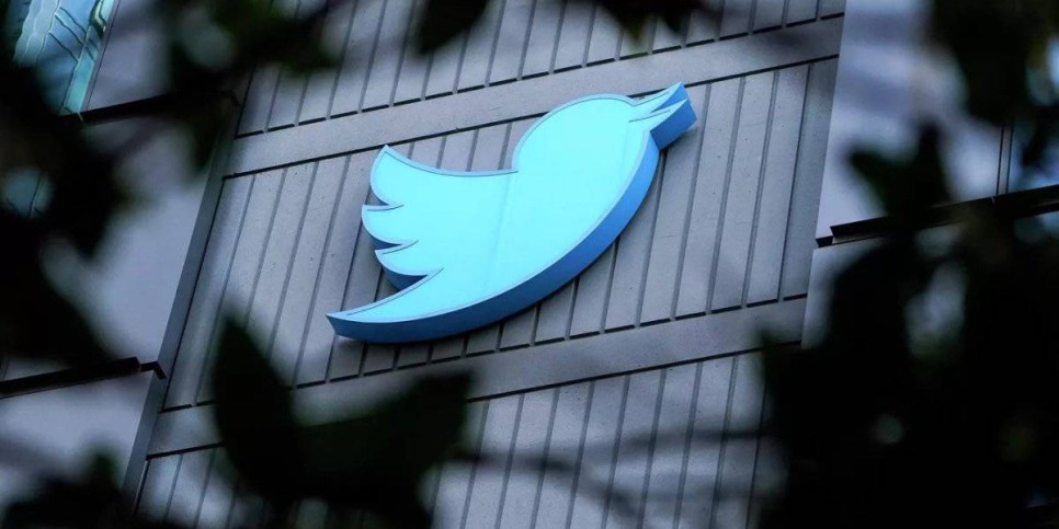 
                    Twitter сменит логотип
                