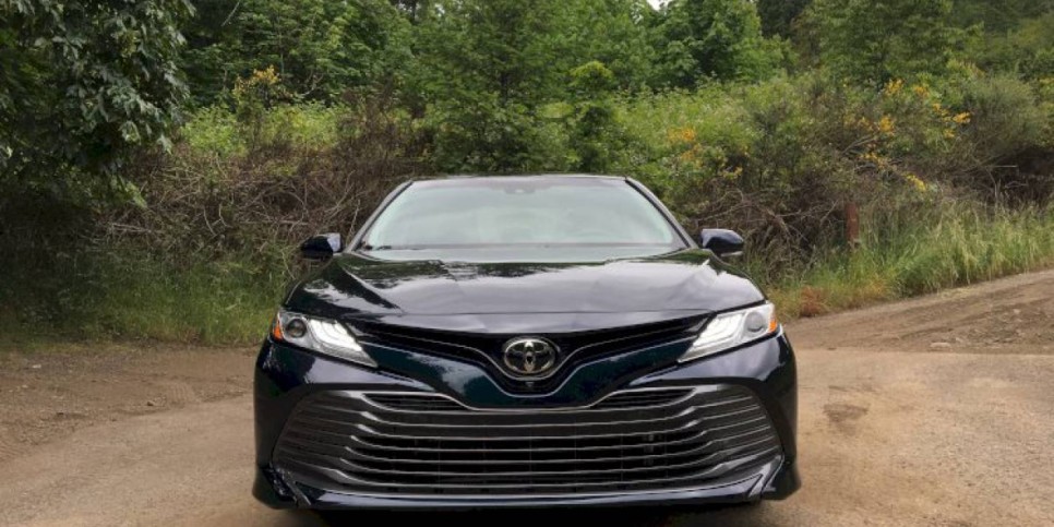 
                    Toyota прекращает продажи Camry в Японии
                