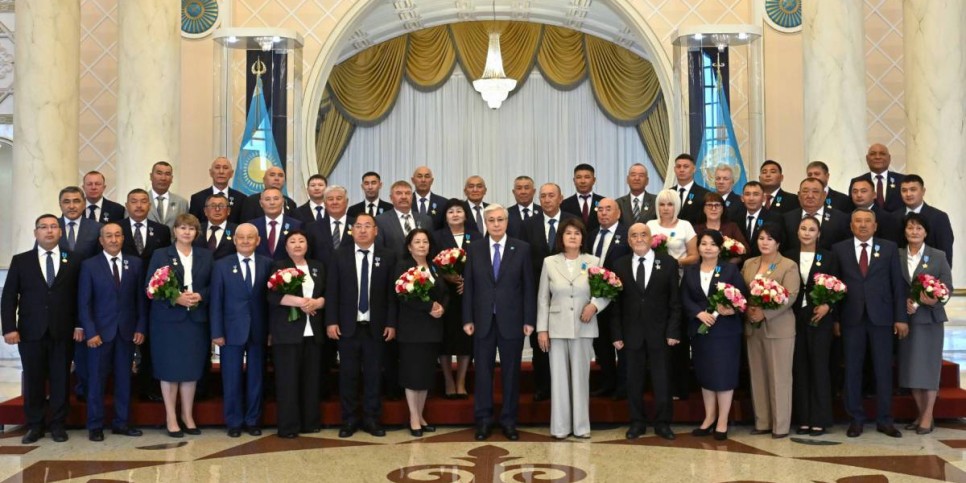 
                    Токаев наградил работников водного хозяйства
                