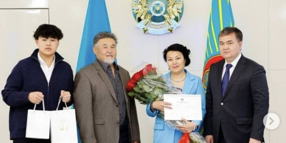 
                    Семиклассник спас ребенка от падения с 4 этажа в Астане
                
