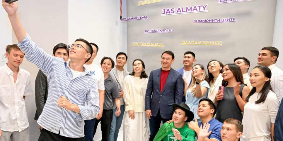 
                    Дархан Сатыбалды встретился с молодежью Алматы
                