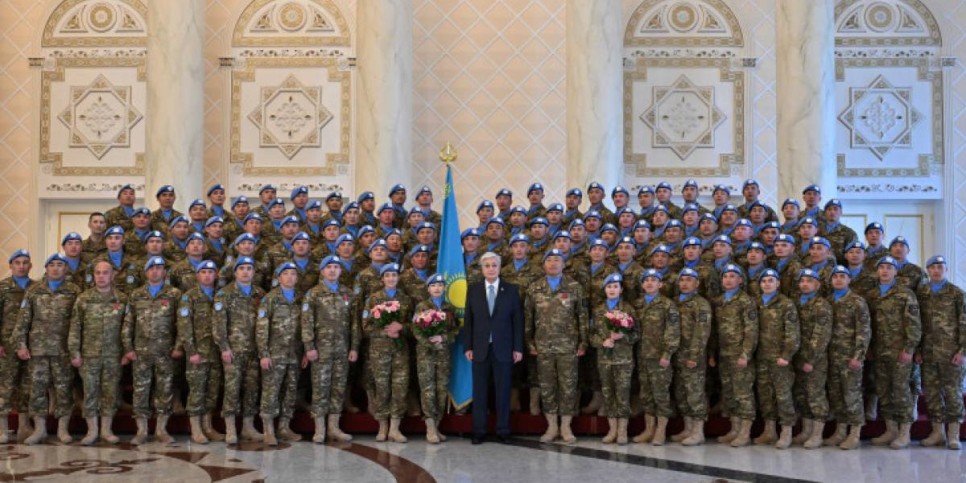 
                    Токаев провел встречу с военнослужащими Национального миротворческого контингента
                