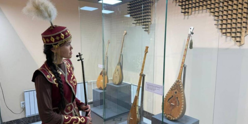 
                    В Актобе открылась уникальная выставка в честь Национального дня домбры
                