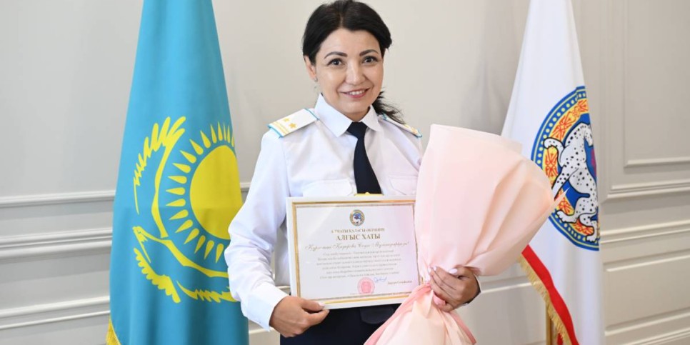 
                    Полицейский с сердцем и честью
                