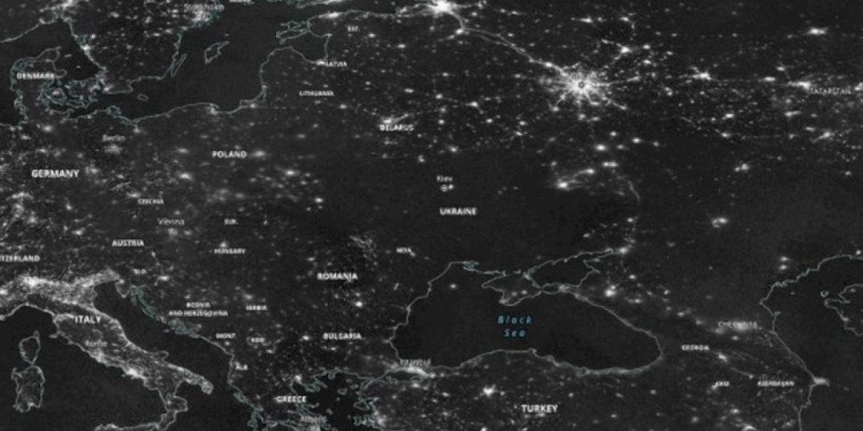 
                    NASA опубликовало спутниковый снимок блэкаута на территории Украины
                