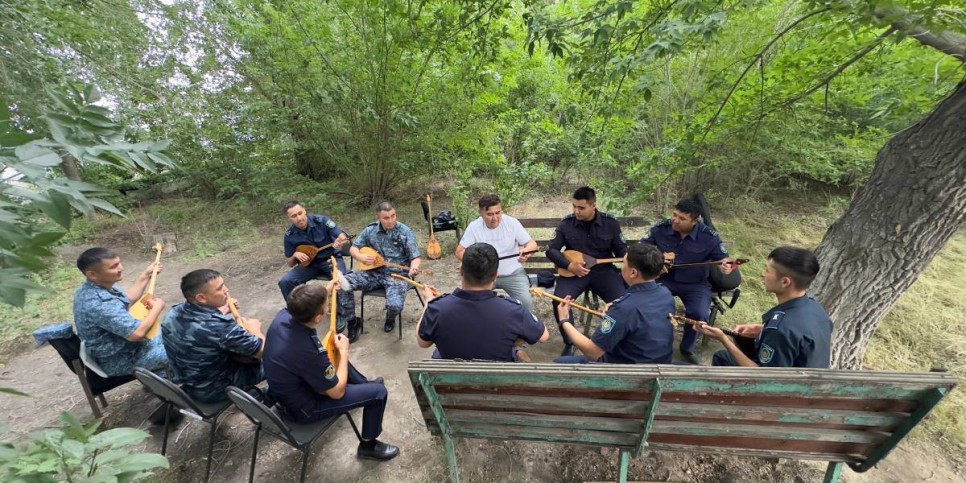 
                    Jam session в честь Дня домбры провели в колонии в области Абай  
                