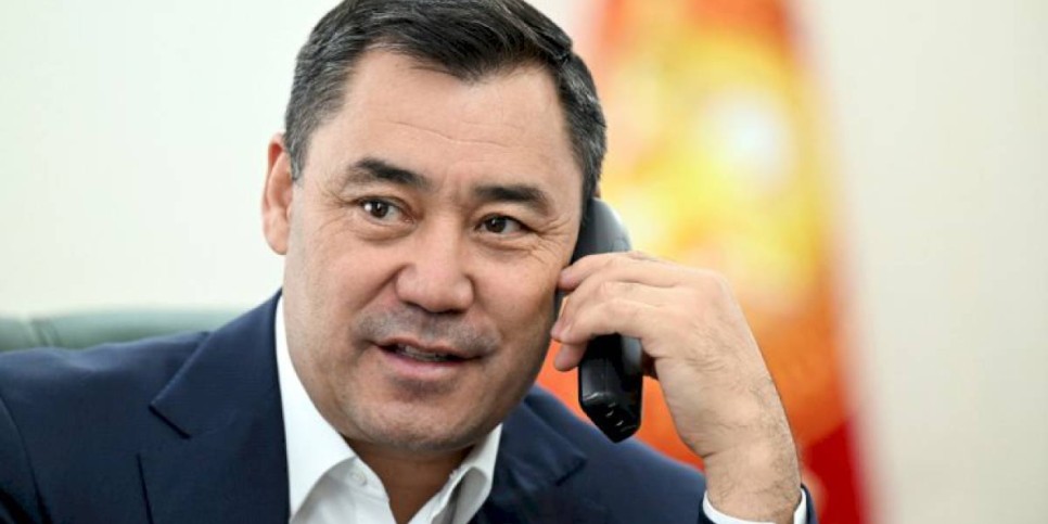 
                    Президент Кыргызстана поздравил родителей 7-миллионного жителя страны и выбрал ему имя
                