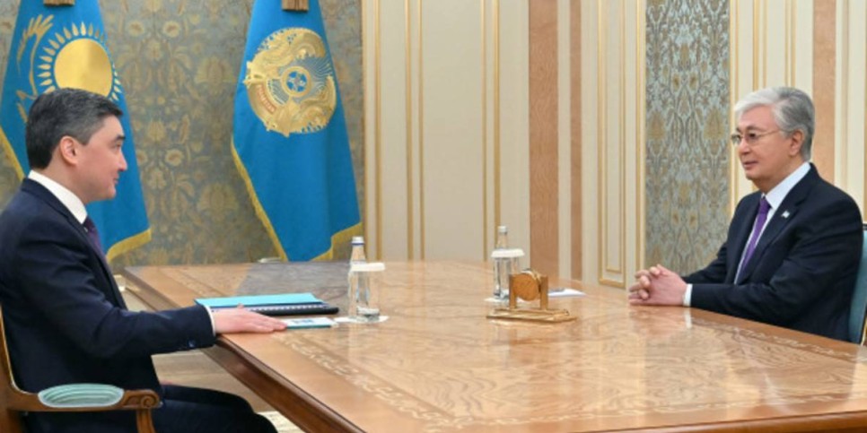 
                    Бектенов доложил Токаеву о развитии страны и деятельности Правительства 
                