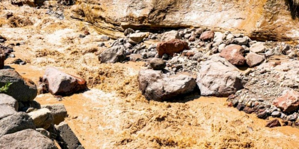 
                    В результате схода селя перекрыта дорога из Бишкека на Иссык-Куль
                