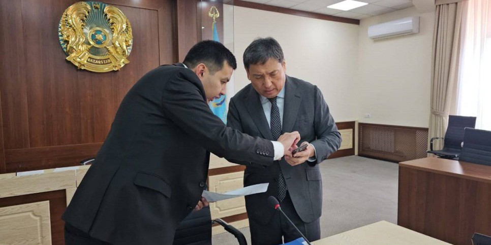 
                    Землетрясение в Алматы: Досаев проводит работу в  оперативном штабе
                
