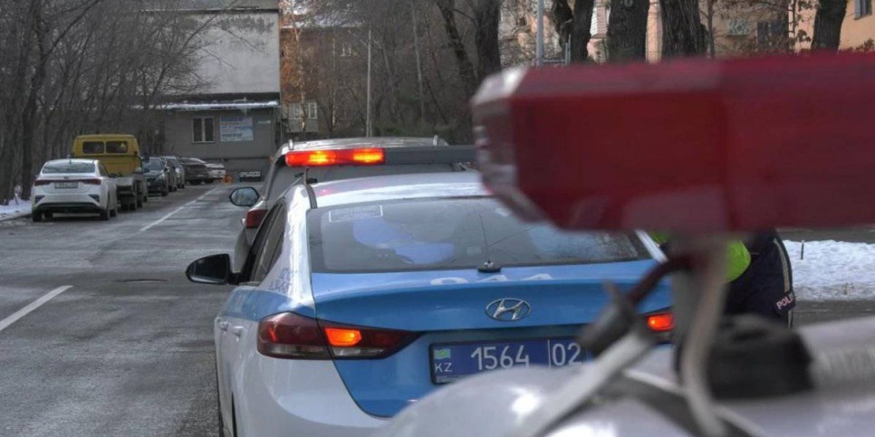 
                    Нурсултана Назарбаева лишили водительских прав
                