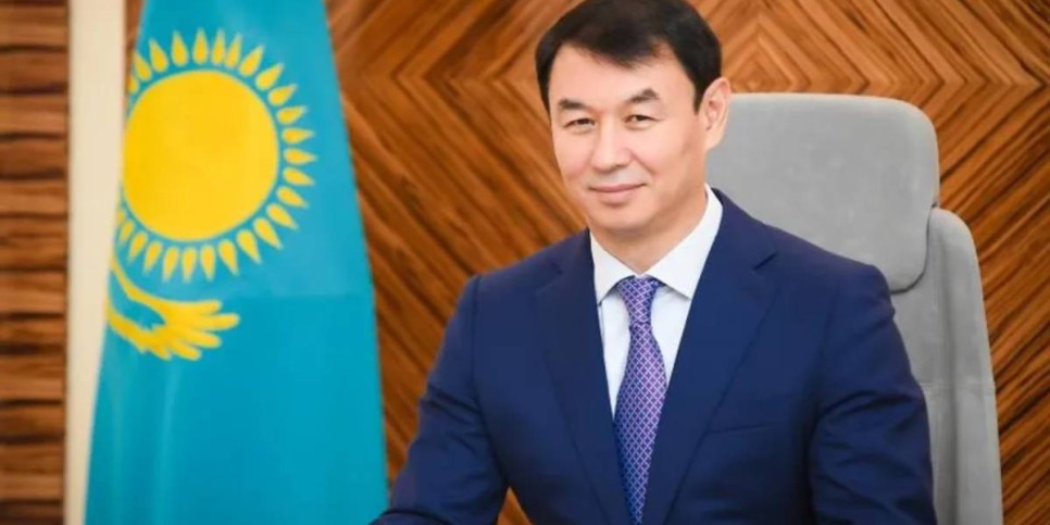
                    Токаев назначил Дархана Сатыбалды первым заместителем руководителя Администрации Президента
                