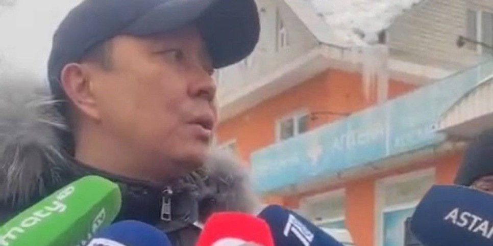 
                    Ситуацию с инженерными сетями на месте схода оплывины прокомментировал аким Медеуского района Алматы
                