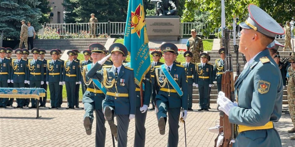 
                    В Алматы состоялся выпуск офицеров Военного института Сухопутных войск
                