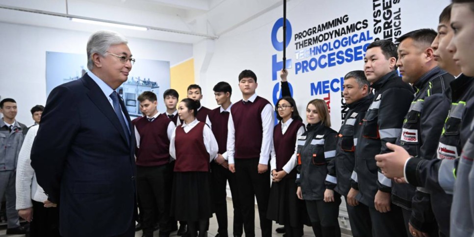 
                    Токаев посетил Хромтауский горно-технический высший колледж
                