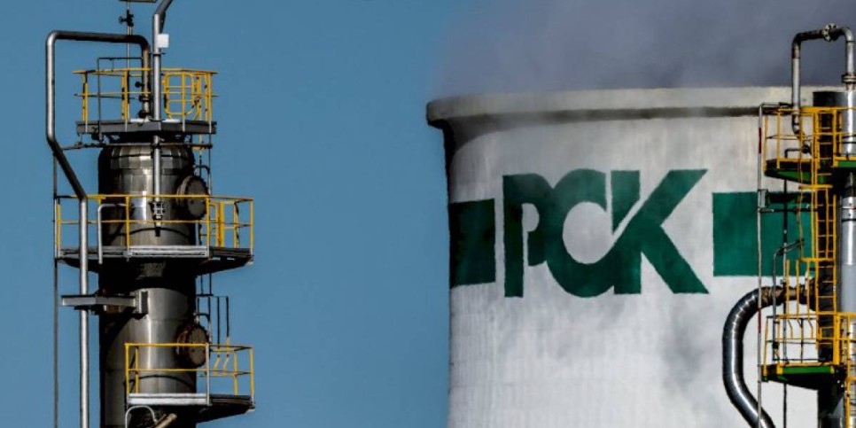 
                    В Германии допустили дефицит бензина при нефтяном эмбарго
                