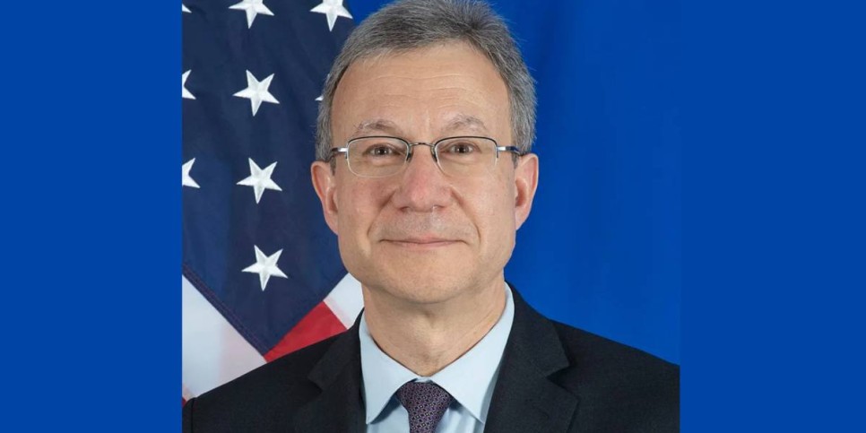 
                     О своей отставке объявил Посол США в Казахстане Дэниел Розенблюм 
                