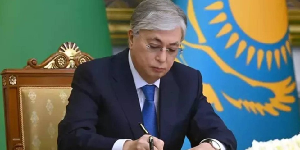 
                    Президент подписал закон о республиканском бюджете на 2025-2027 годы
                