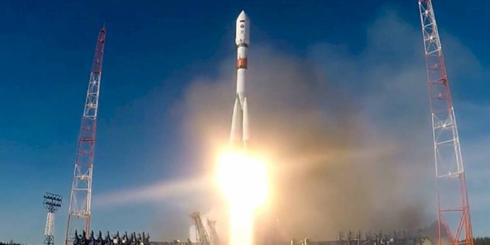 
                    Ракету с военным спутником запустили россияне
                