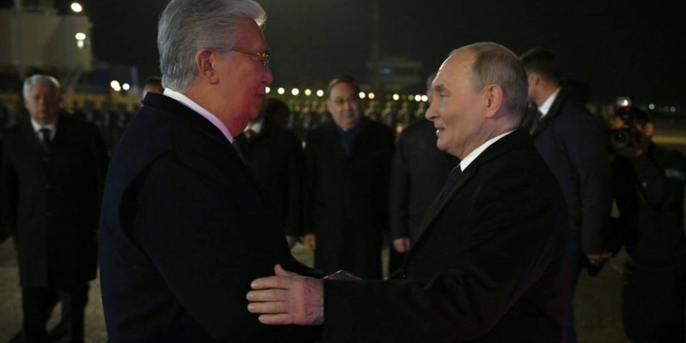 
                    Путин прибыл в Астану
                