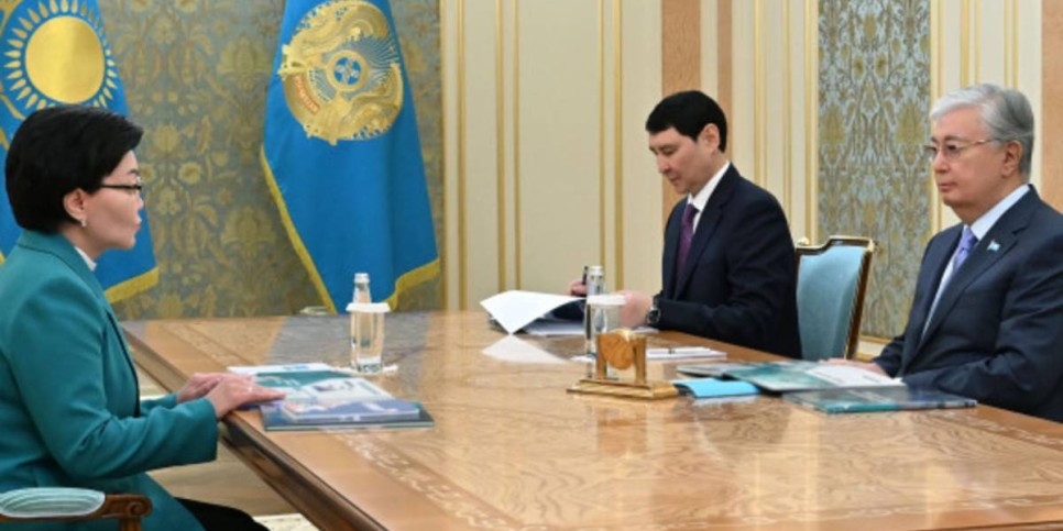 
                     Токаев принял министра труда и социальной защиты населения 
                