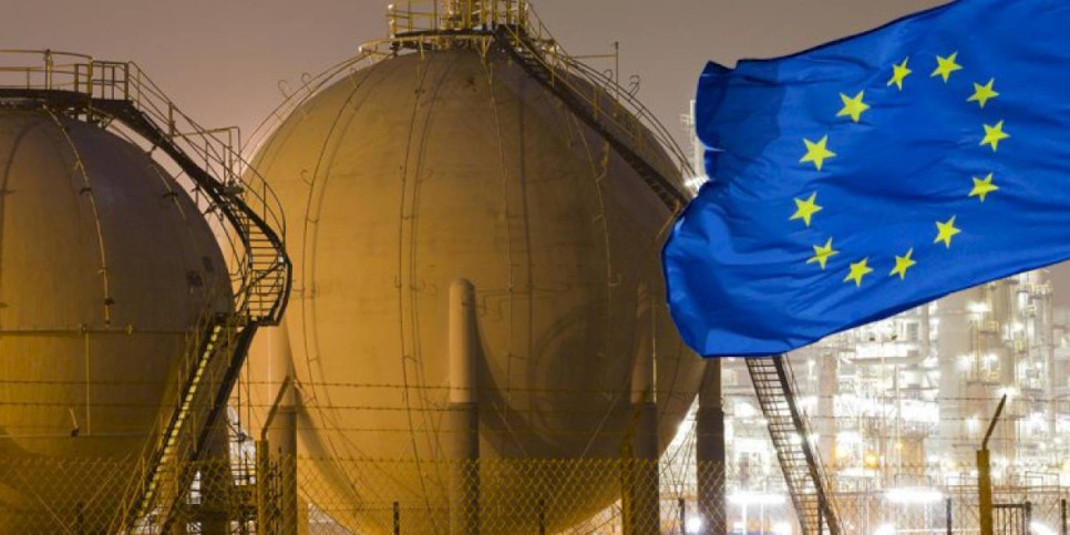 
                    Европейские страны будут получать американский газ вместо российского
                