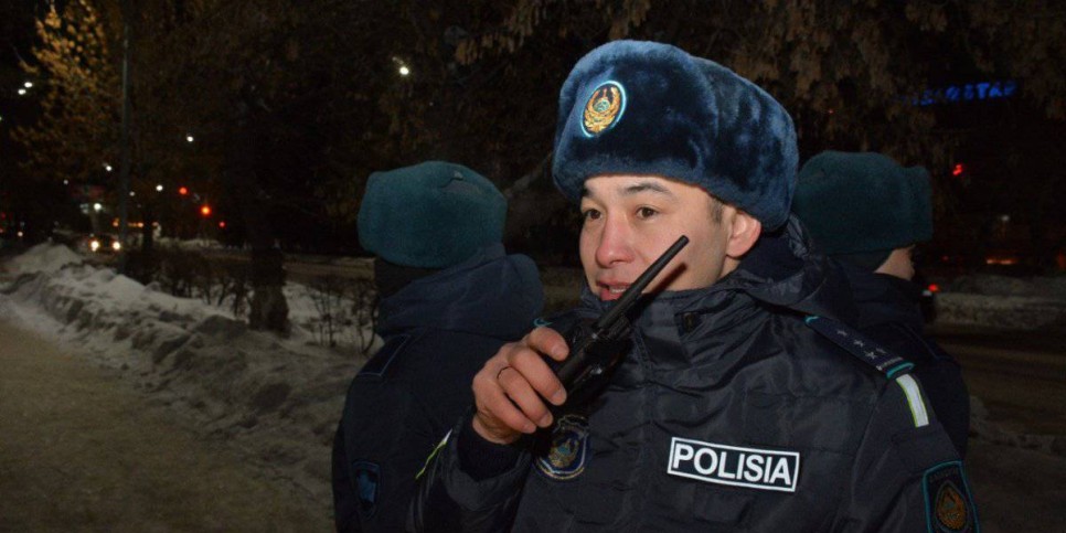 
                    Россиянку с малолетним ребенком в буранную ночь спасли полицейские Степногорска
                